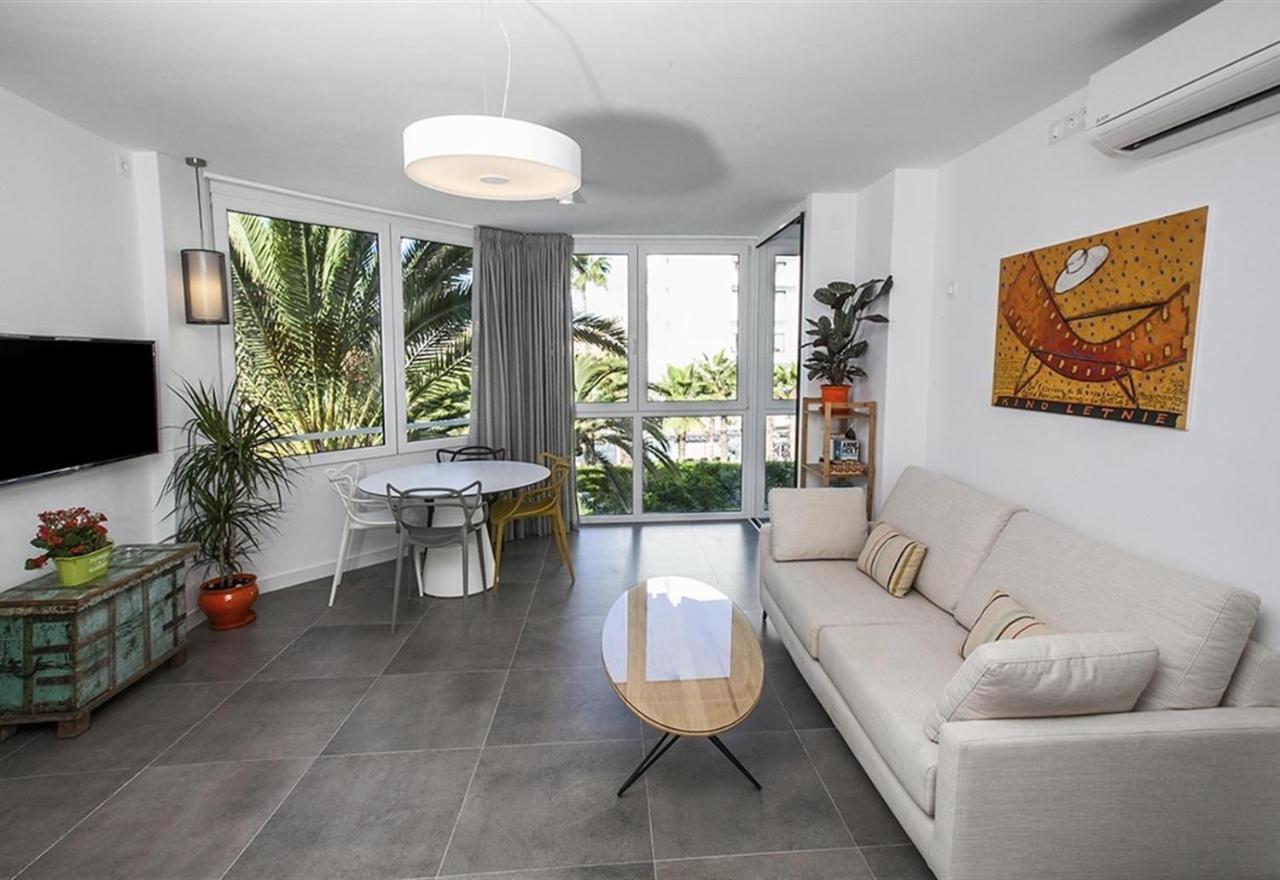Super Front Line Modern New Apartm Nerja Exteriör bild